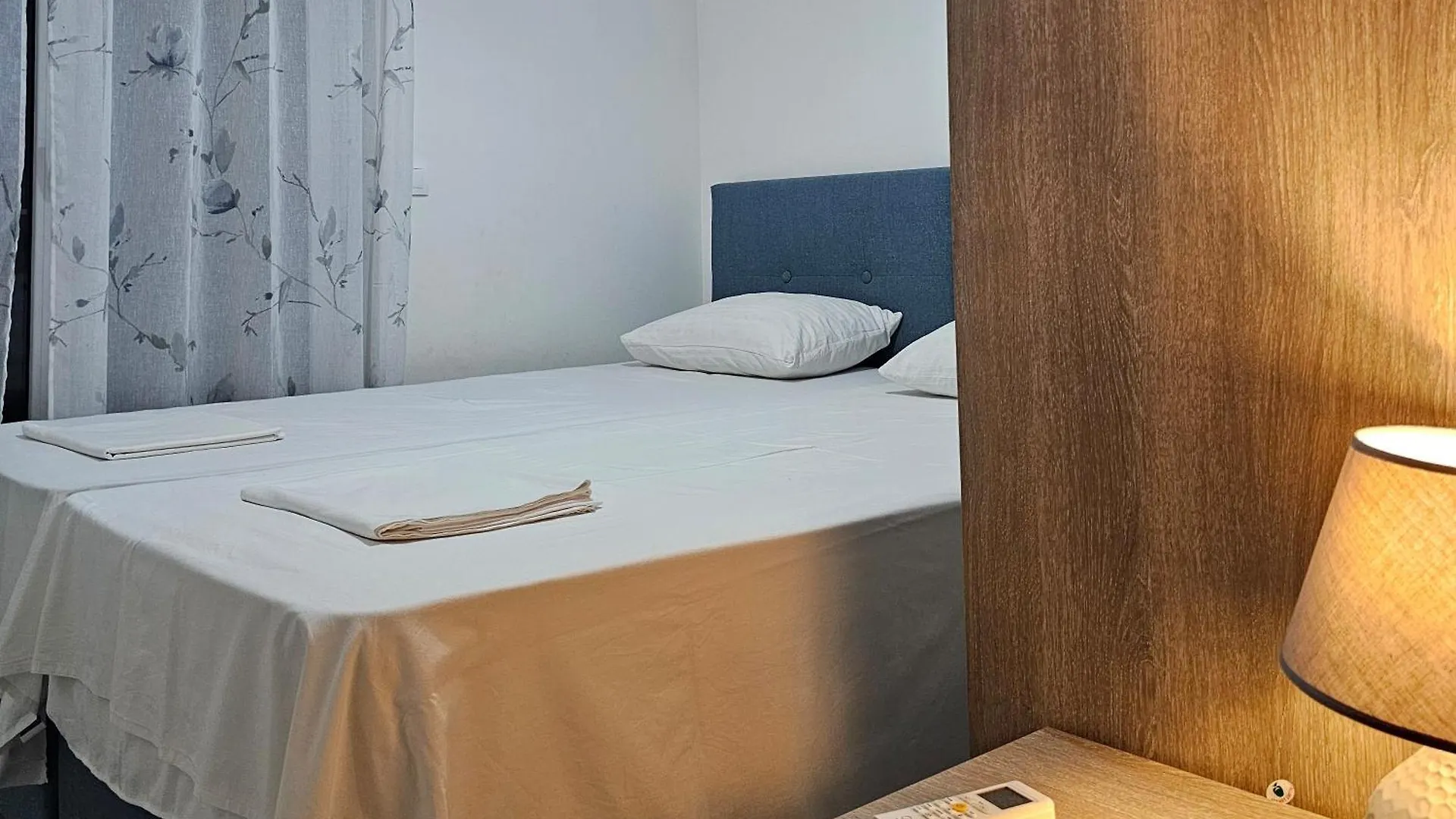 2 Bedrooms Apartment By The Sea Hanioti 0*,  Grækenland